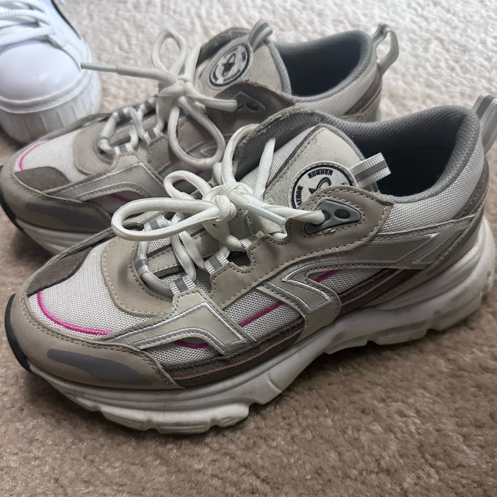 Axel Arigato Sneakers